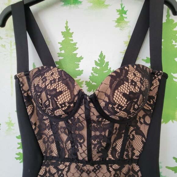 Mew Mews Lace Bandage Dress. - Picture 4 of 15